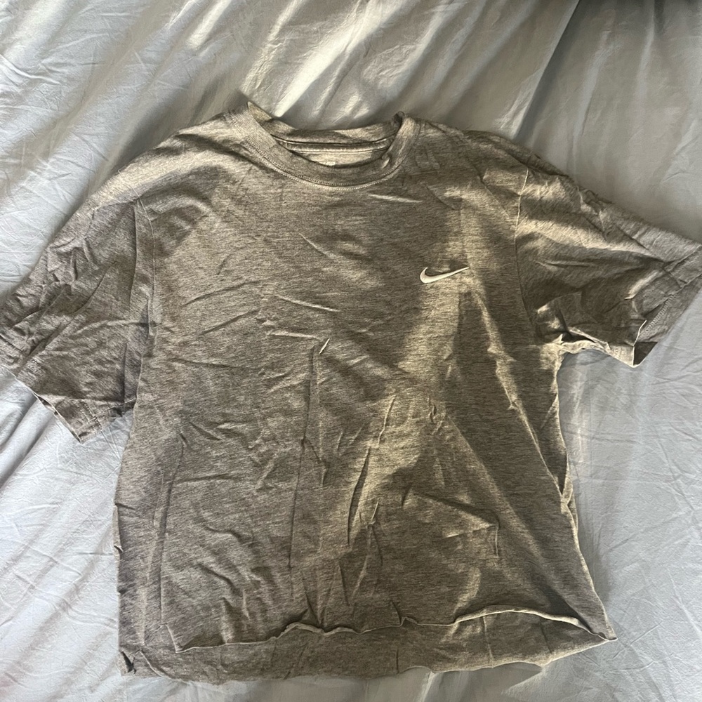 Nike Men's Grey T-Shirt
